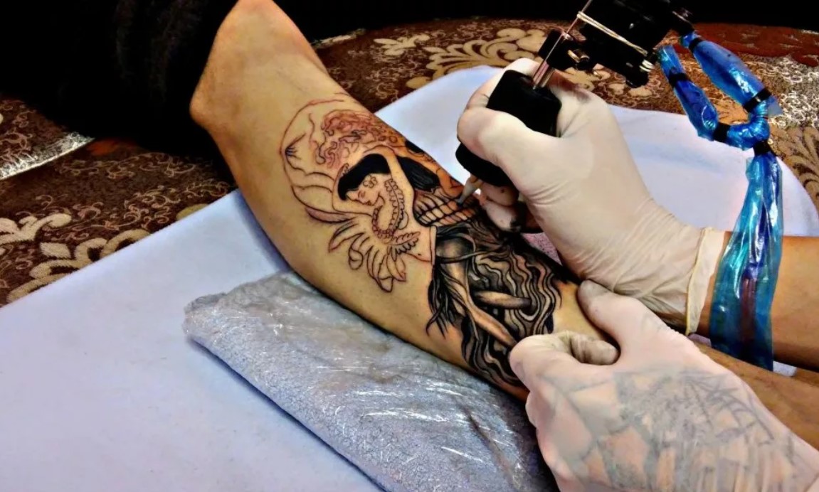 Способы нанесения татуировки. Тату-станки